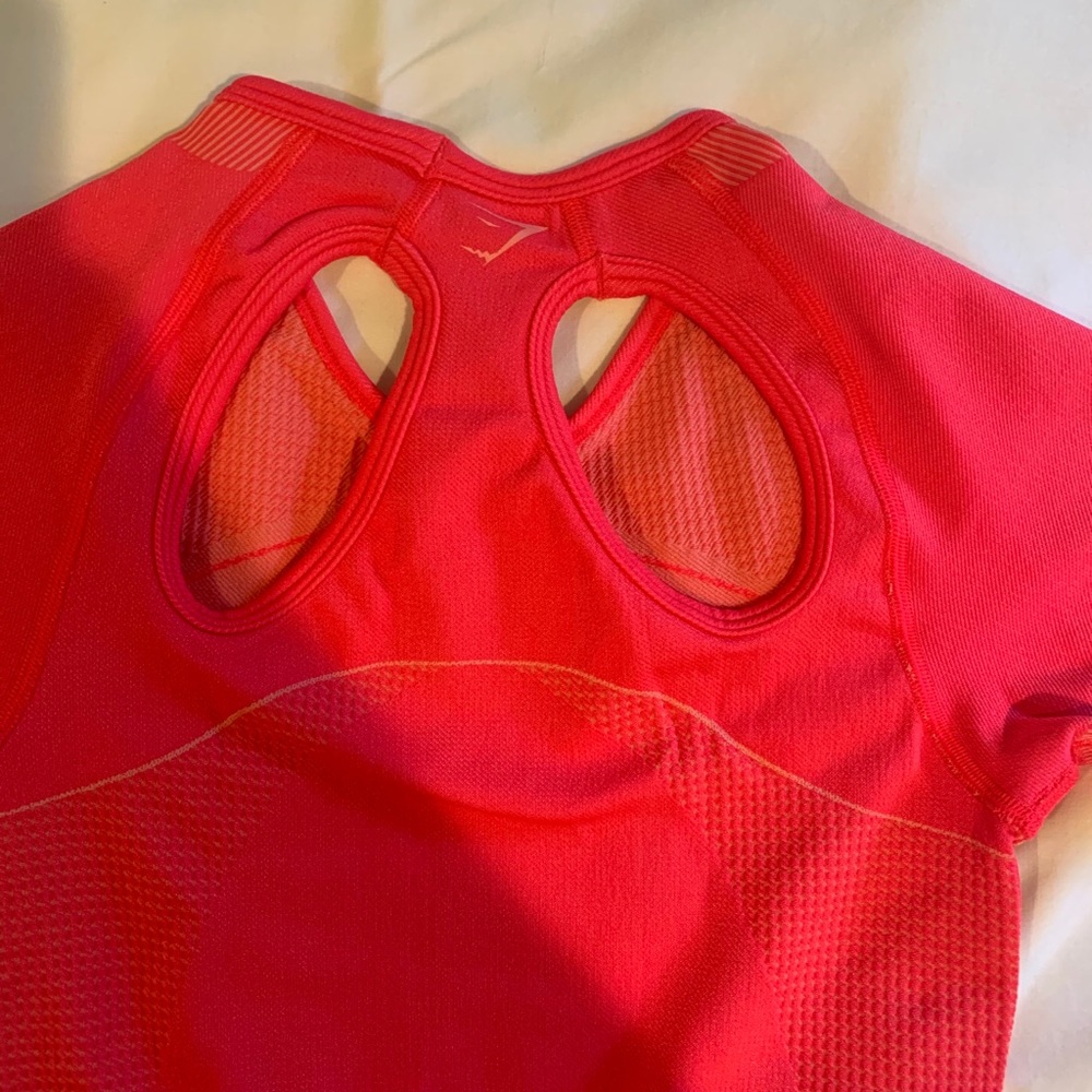 Gym top - Picture 3 of 5